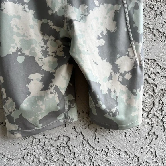 THE NORTH FACE Light Camouflage Fitted Biker Shorts with Pockets Women’s Medium - Picture 9 of 14